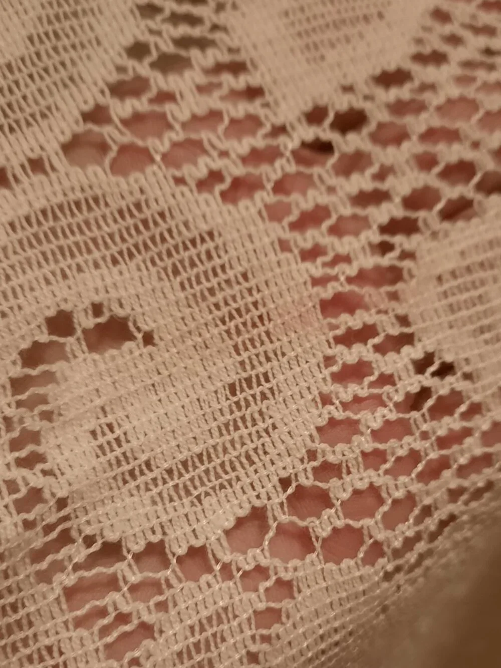 Vintage Off White Lace Tablecloth 59x85 Oval Floral Rose Scalloped Table Linen